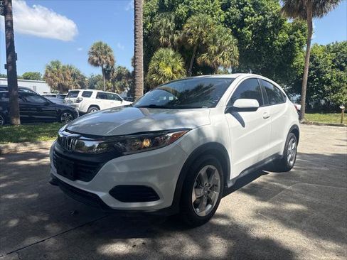 Used 2019 Honda HR-V LX image 2