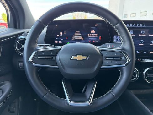 Used 2024 Chevrolet Blazer EV LT image 11