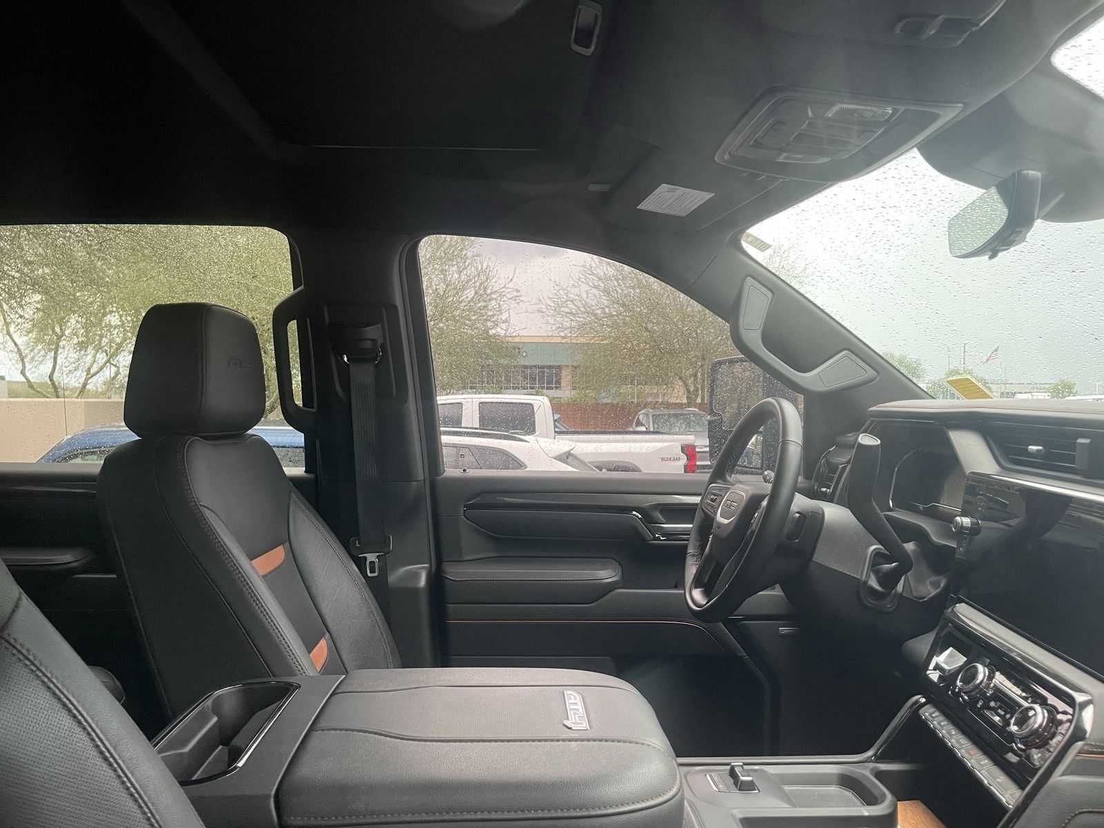 Used 2025 GMC Sierra 2500 AT4 w/ AT4 Premium Plus Package AWD/4WD image 6
