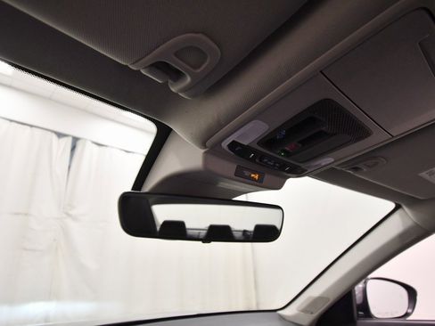 Certified 2025 Honda Accord Touring image 30