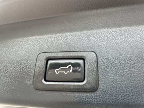 Used 2019 Subaru Ascent Limited w/ Popular Package #3 AWD/4WD image 18