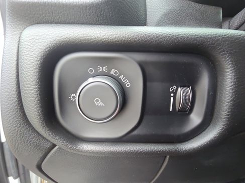 Used 2021 RAM 2500 Tradesman w/ Safety Group image 22