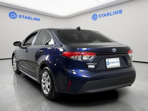 Used 2025 Toyota Corolla LE FWD image 7