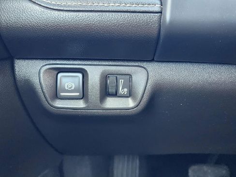 Used 2021 GMC Acadia SLE w/ Driver Convenience Package FWD image 15