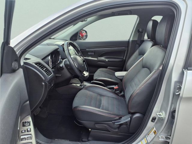 Used 2025 Mitsubishi Outlander Sport SE AWD/4WD image 18