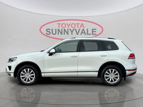 Used 2016 Volkswagen Touareg VR6 image 6