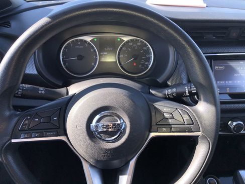 Used 2020 Nissan Kicks S image 15