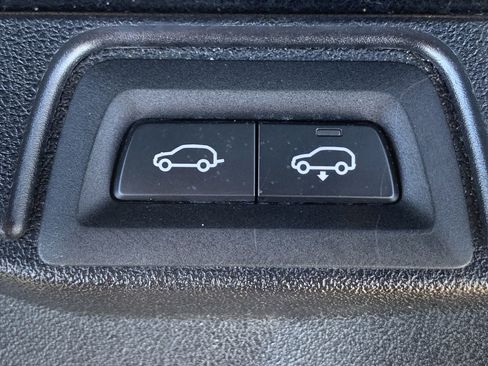 Used 2023 BMW X5 xDrive45e image 11