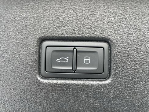 Used 2024 Audi SQ5 Premium Plus w/ Premium Plus Package image 36