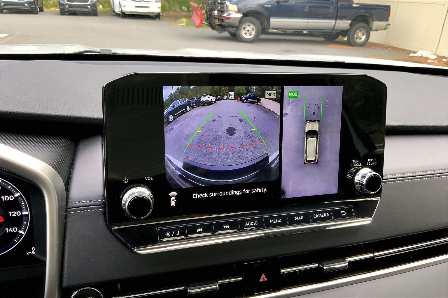 Used 2025 Mitsubishi Outlander 4WD Plug-In Hybrid image 23