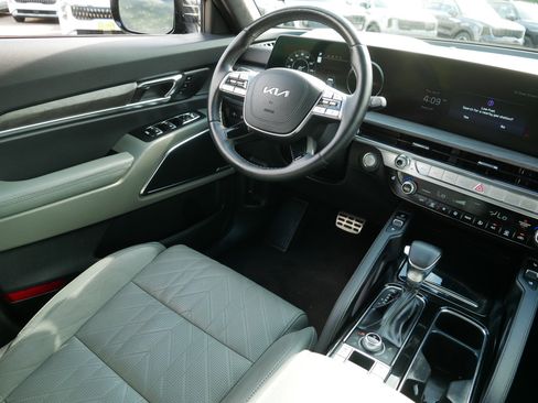 Certified 2024 Kia Telluride SX Prestige X-Line AWD/4WD image 9