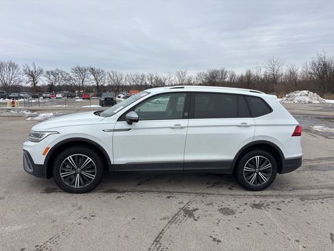 Used 2024 Volkswagen Tiguan SE image 6
