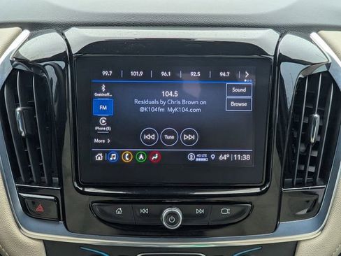 Used 2023 Chevrolet Traverse LT w/ LT Premium Package AWD/4WD image 16