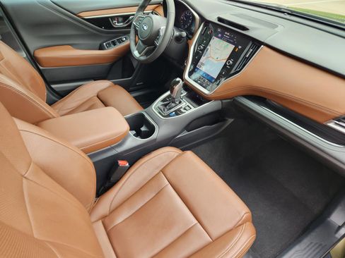 Used 2020 Subaru Outback Touring AWD/4WD image 9