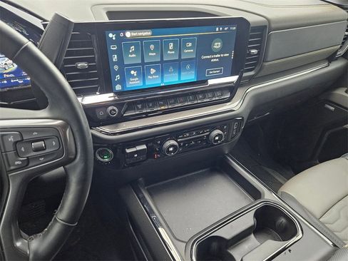 Used 2024 Chevrolet Silverado 2500 ZR2 image 21