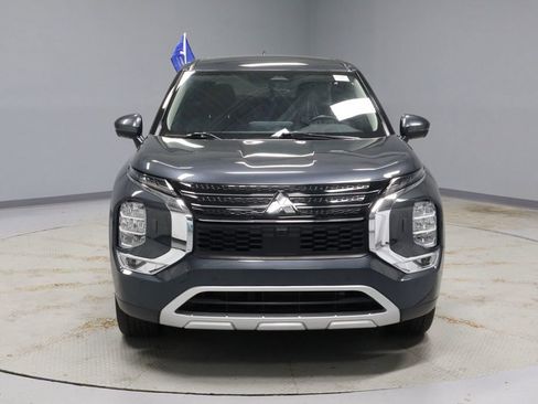 Used 2024 Mitsubishi Outlander SE image 8