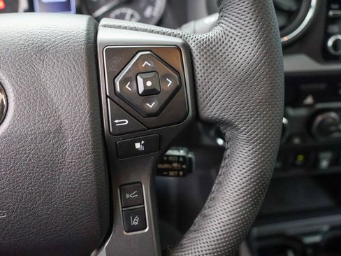 Used 2021 Toyota Tacoma TRD Sport w/ TRD Premium Sport Package AWD/4WD image 19