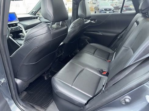 Used 2024 Toyota Venza Limited image 6