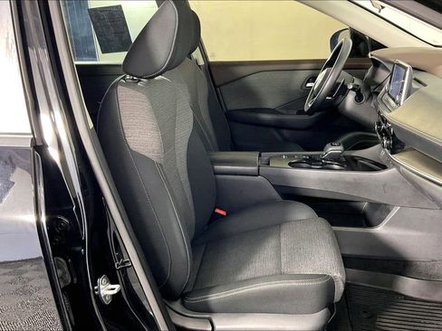 Used 2022 Nissan Rogue SV FWD image 9
