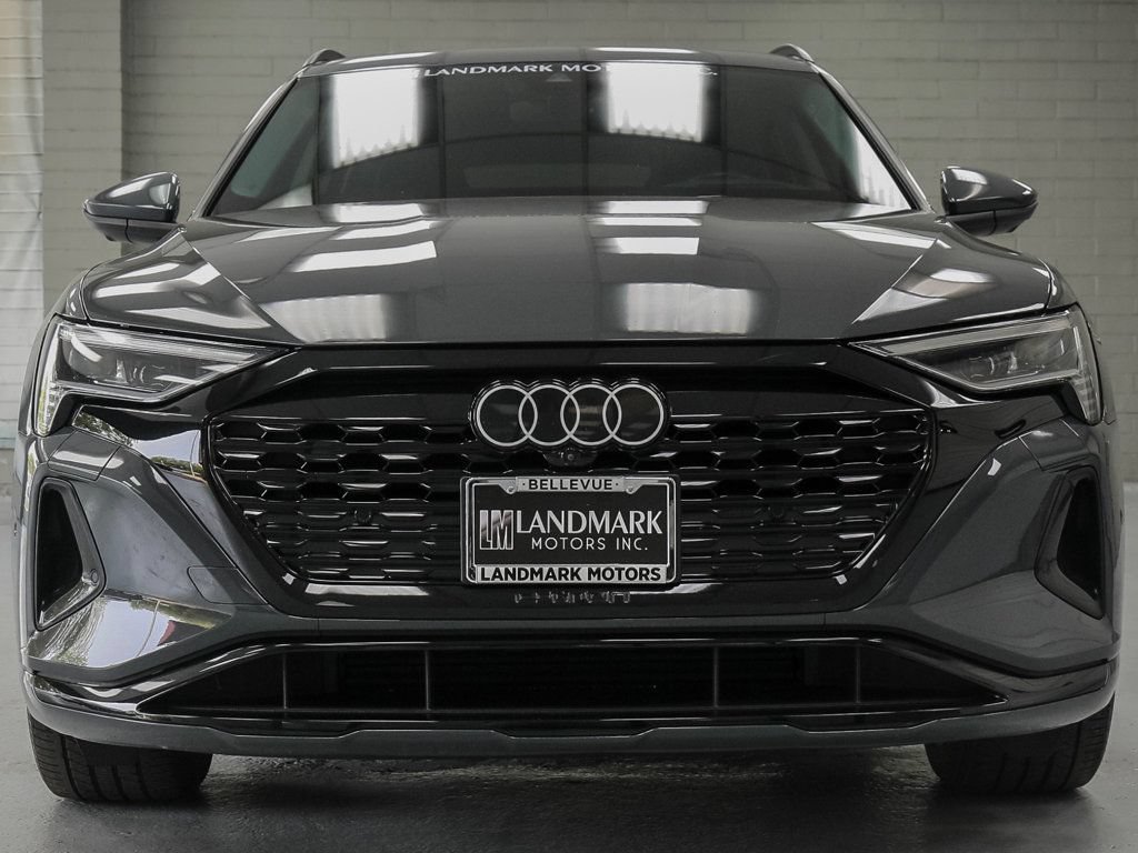 Used 2024 Audi Q8 e-tron Prestige w/ Prestige Package AWD/4WD image 5