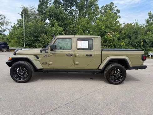 Certified 2025 Jeep Gladiator Sport AWD/4WD image 2