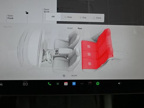 Used 2022 Tesla Model Y Long Range image 33