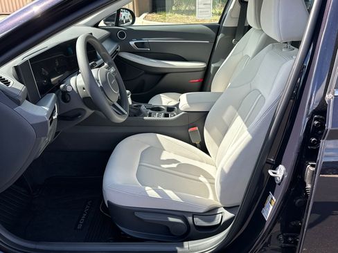 New 2025 Hyundai Sonata SE image 9