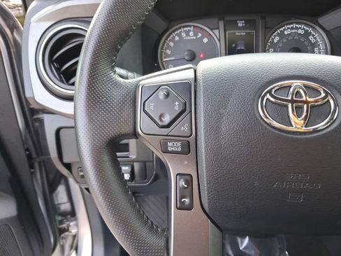 Used 2017 Toyota Tacoma TRD Sport w/ Tow Package RWD image 20