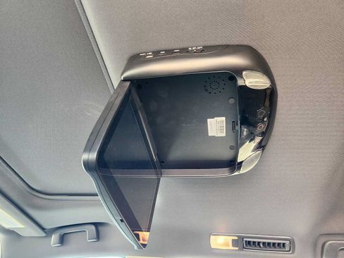Used 2021 Toyota Sienna Limited FWD image 30