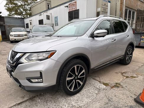 Used 2019 Nissan Rogue SL w/ Premium Package AWD/4WD image 3