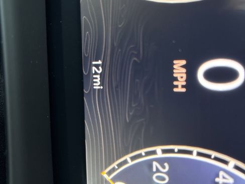 New 2025 Jeep Grand Cherokee Altitude image 21