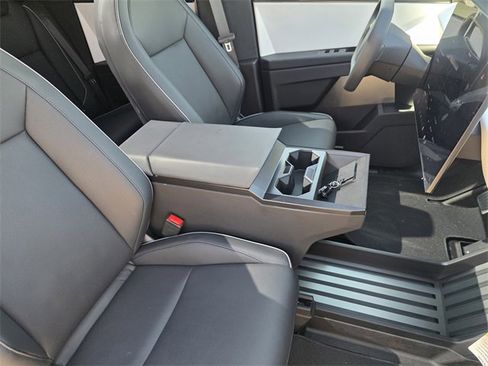 Used 2024 Tesla Cybertruck AWD Crew Cab image 10