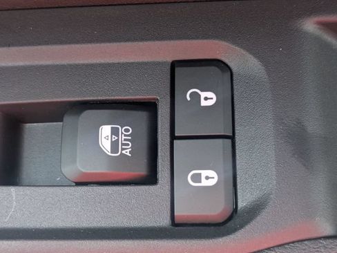 New 2026 Jeep Compass Latitude AWD/4WD image 32