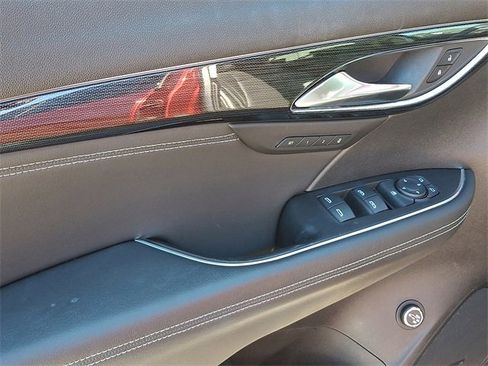 Used 2021 Buick Envision Essence w/ Sport Touring Package image 12