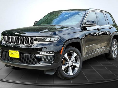 New 2025 Jeep Grand Cherokee Limited w/ Trailer Tow Package image 2