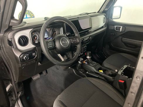 Used 2025 Jeep Wrangler Sport S image 13