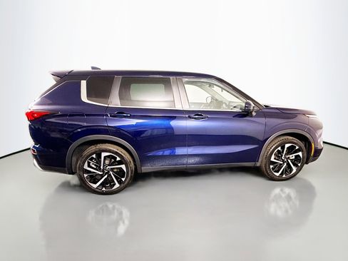 Used 2022 Mitsubishi Outlander SEL Black Edition image 11