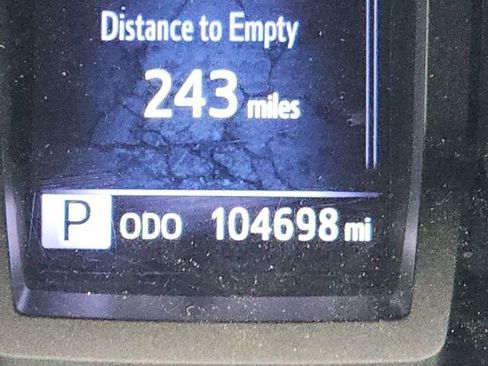 Used 2016 Toyota Tacoma TRD Off-Road w/ Premium & Technology Package image 9