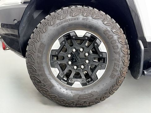 Used 2024 GMC Hummer EV 2X w/ Extreme Off-Road Package image 31