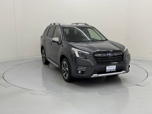 Used 2022 Subaru Forester Touring w/ Popular Package #2 image 7