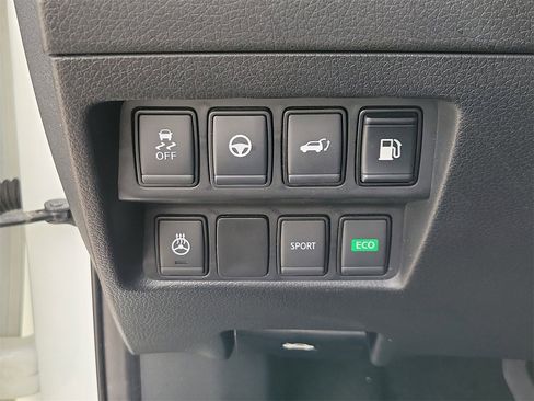 Used 2020 Nissan Rogue SL w/ Premium Package image 31