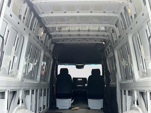 Used 2023 Mercedes-Benz Sprinter 2500 image 17
