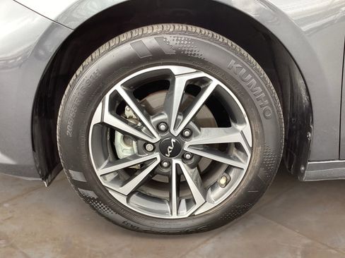 Used 2024 Kia Forte LXS image 28