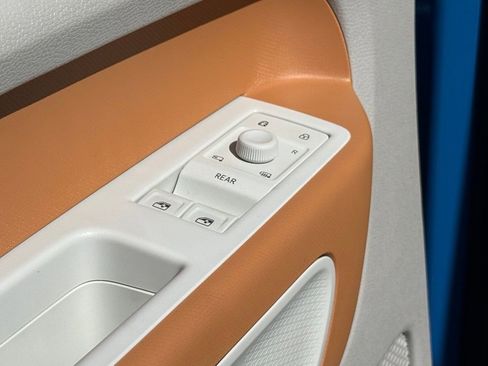 New 2025 Volkswagen ID. Buzz Pro S Plus image 10