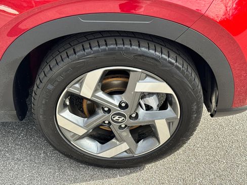 Used 2025 Hyundai Venue SEL image 12