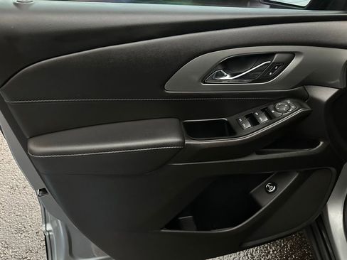 Certified 2023 Chevrolet Traverse LT image 12