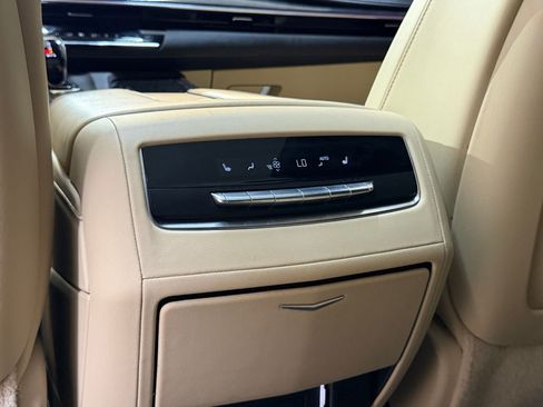 Used 2023 Cadillac Escalade Premium Luxury AWD/4WD image 47