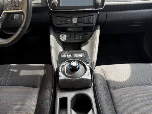 Used 2018 Nissan Leaf SV w/ SV All Weather Package FWD image 9