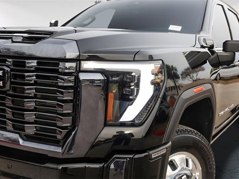 Used 2024 GMC Sierra 3500 Denali Ultimate image 30