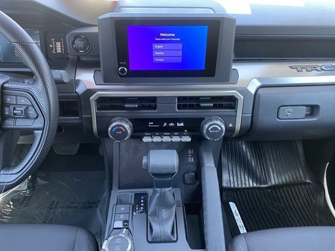 Certified 2026 Toyota Tacoma SR5 AWD/4WD image 28